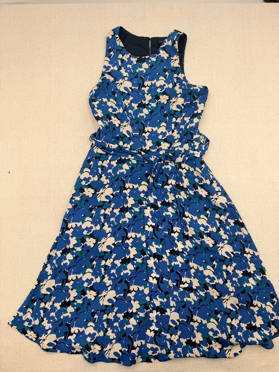 Banana Republic Dresses & Skirts - Banana Republic Blue Floral Belted Dress